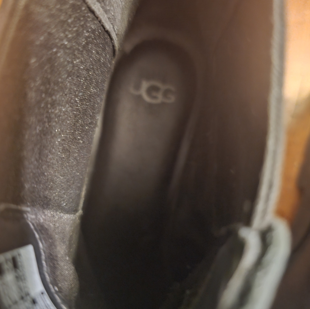 UGG Women's Black Chelsea Boots - Picture 14 of 16